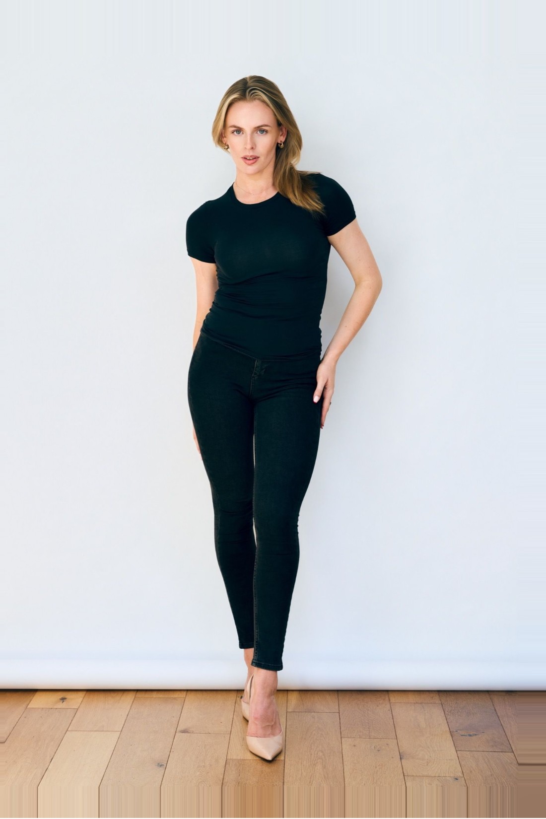 Amelia Dawson — fit model, Hands by TDA