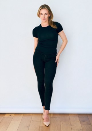 Amelia Dawson — fit model, Hands by TDA