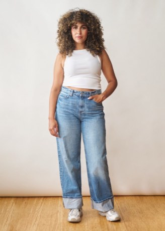 Tori Cross — fit model, Hands by TDA