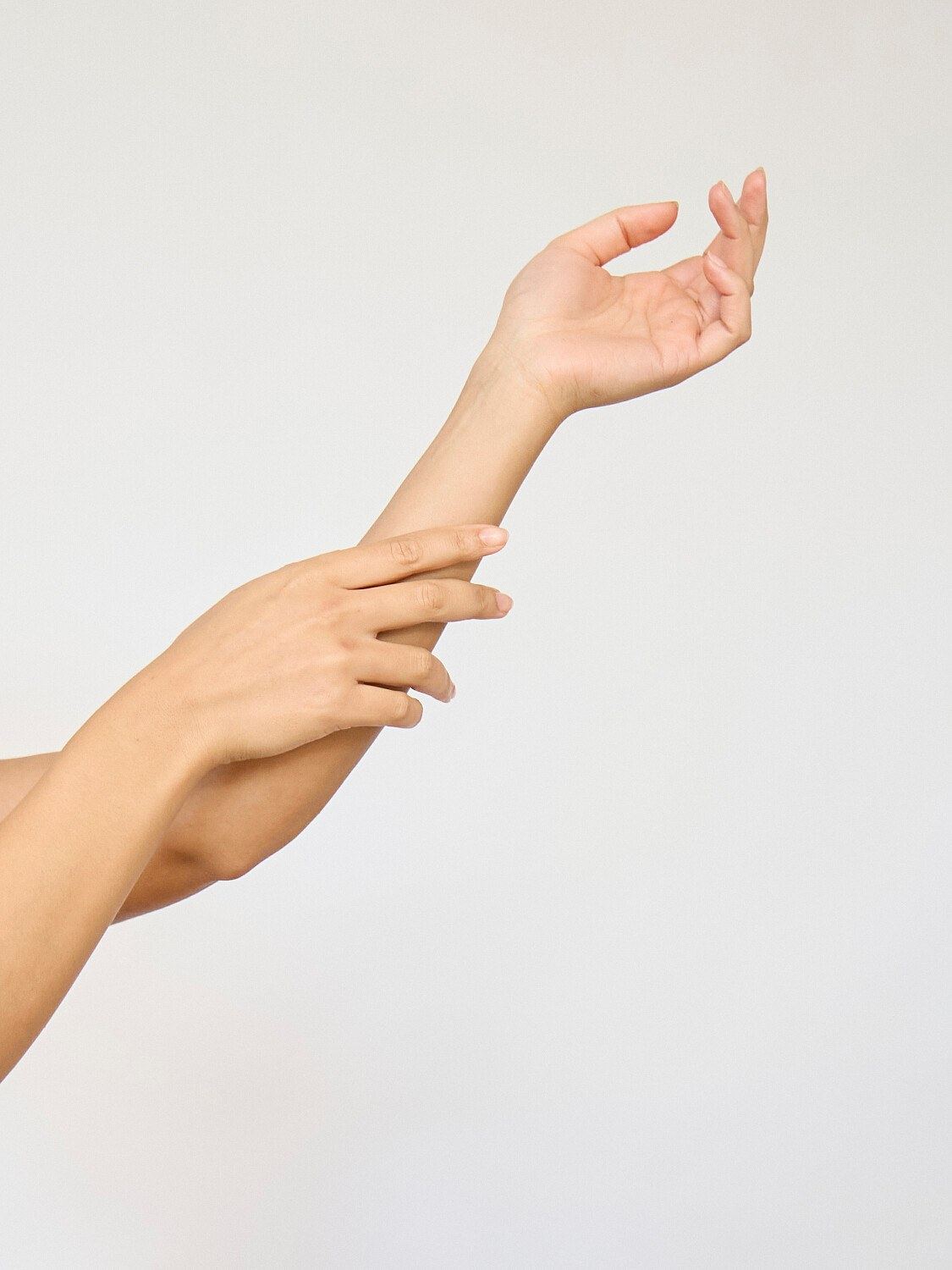 Amisha Nyla — hand model, portrait