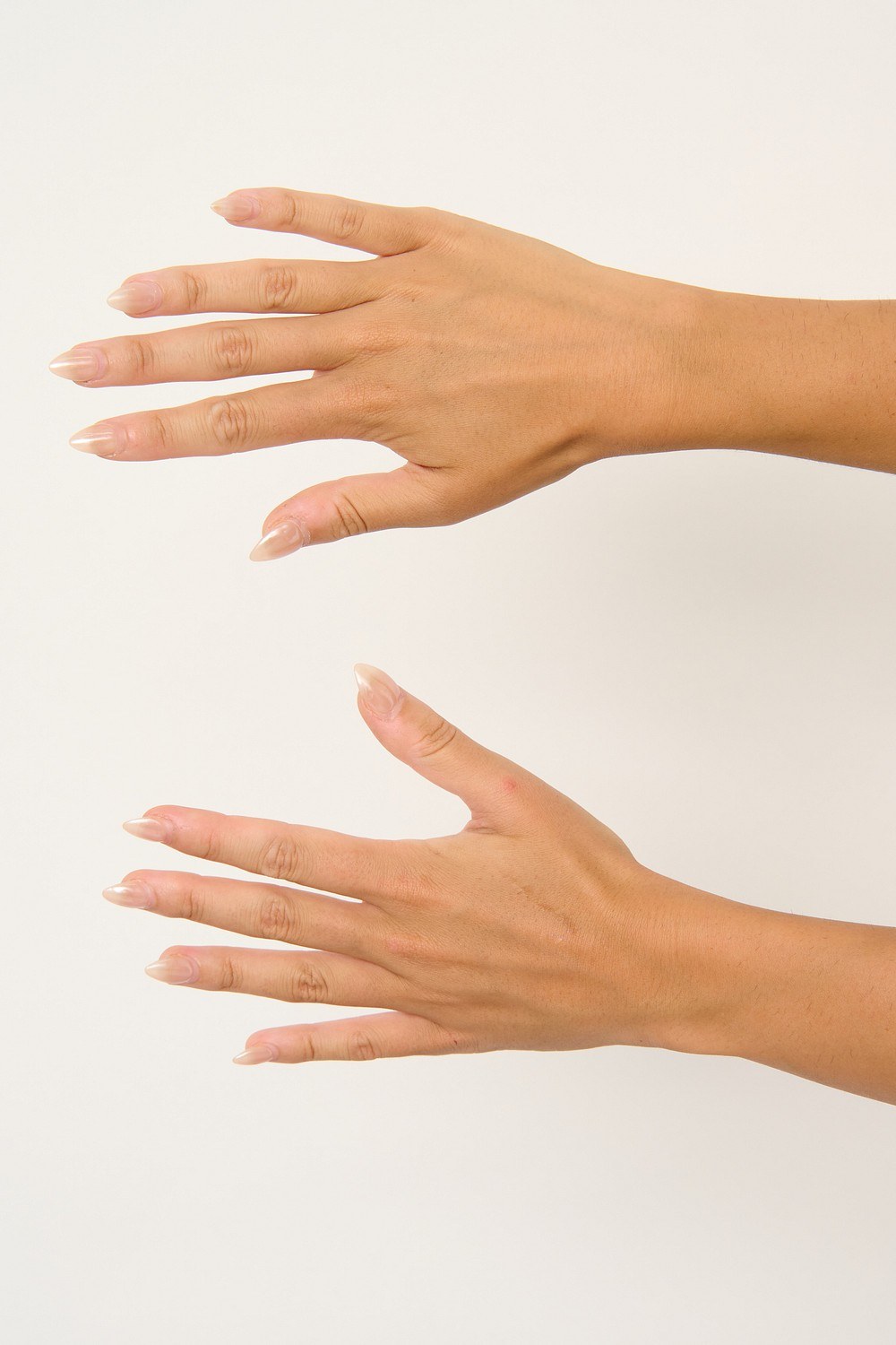 Estelle — hand model, portrait