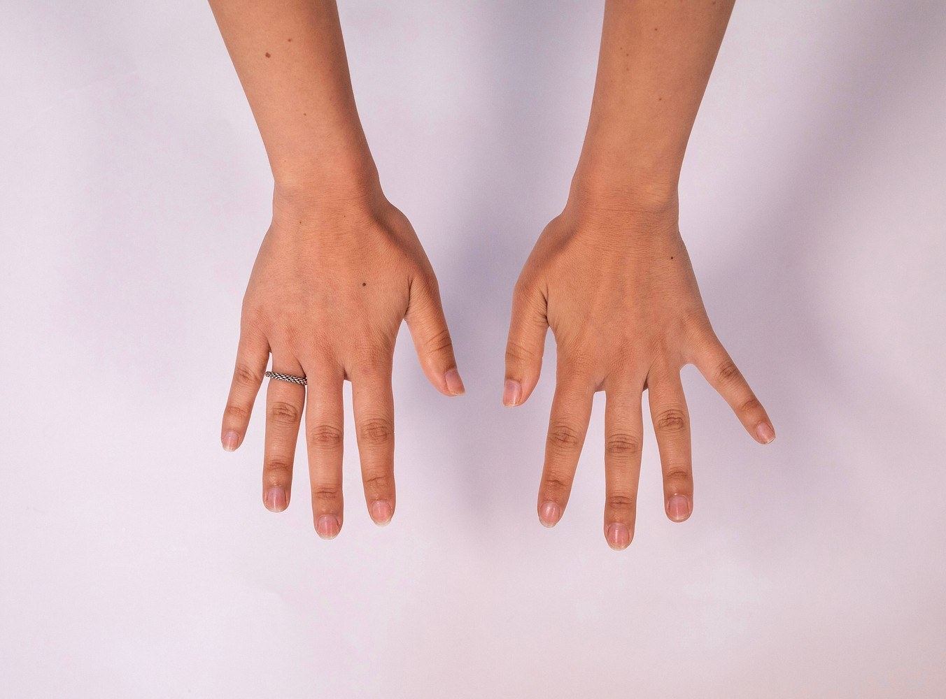 Helena Collado — hand model, portrait