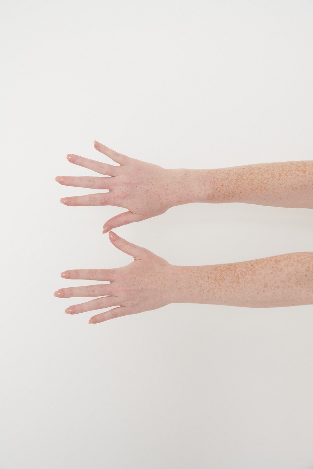 Jada O'Neill — hand model, portrait