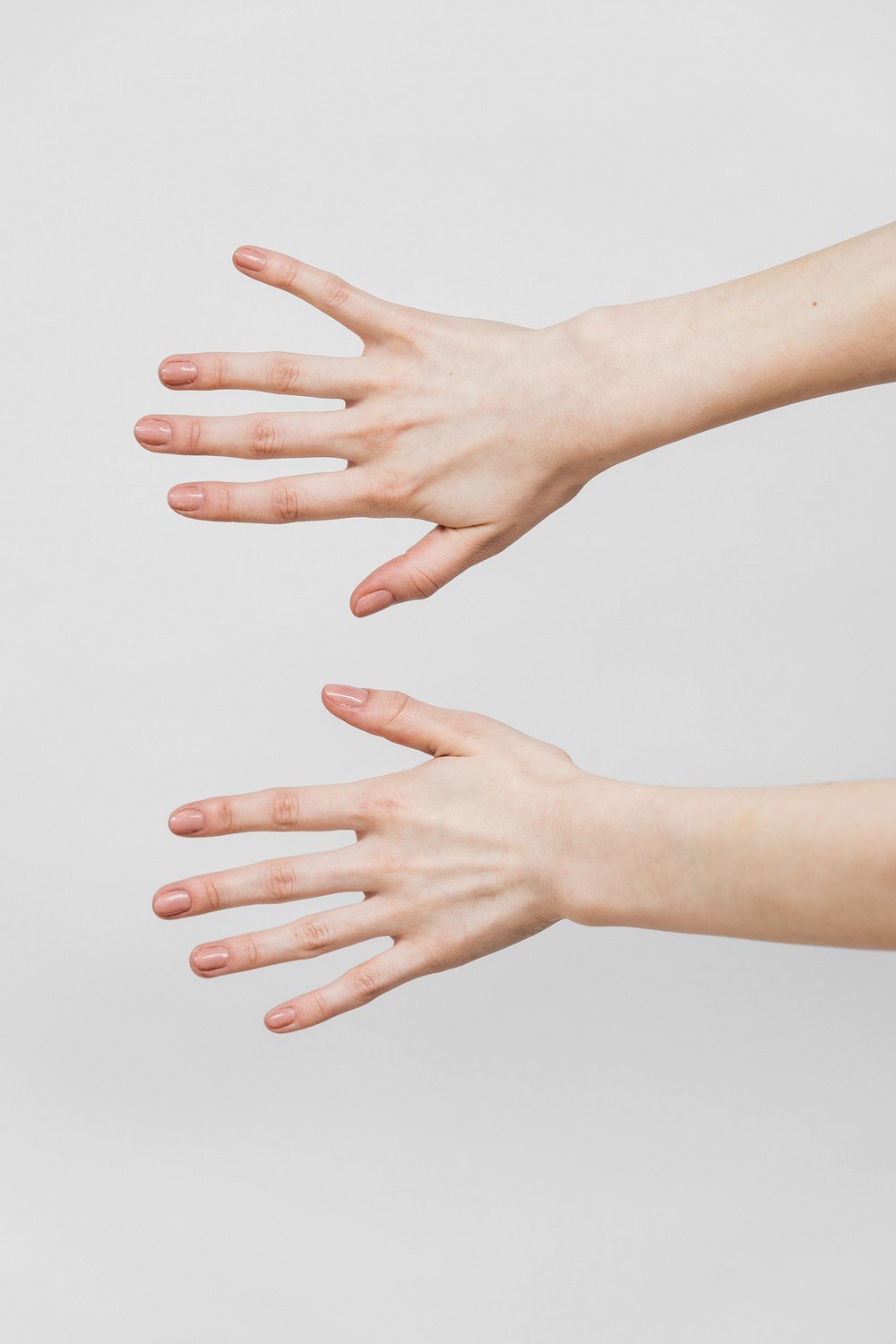 Jess Flanagan — hand model, portrait