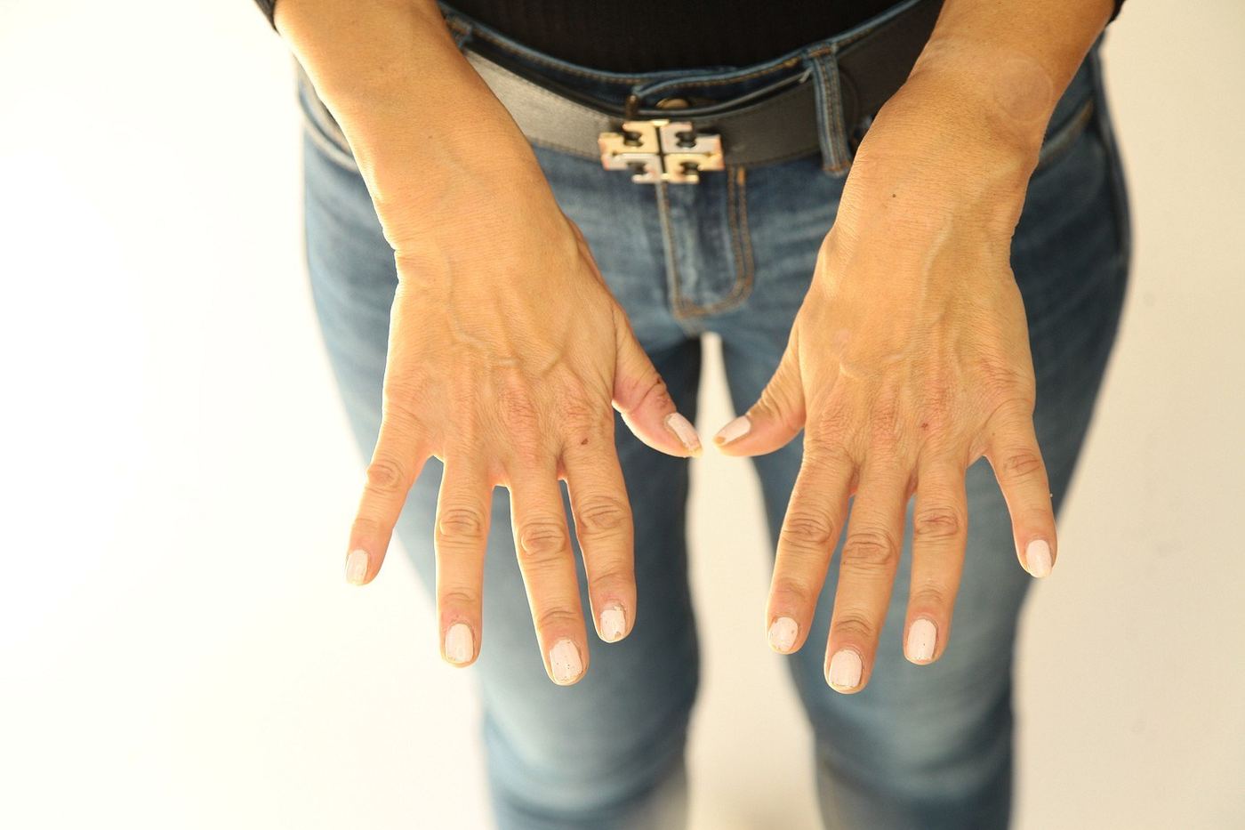 Kirsty Cross — hand model, portrait