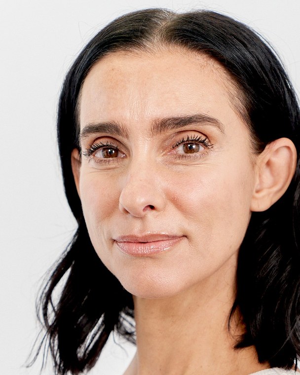 Kirsty Cross — headshot