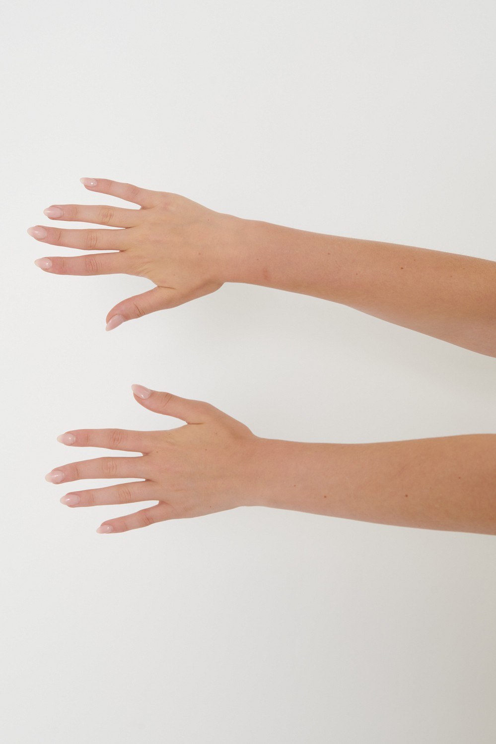 Lucy Silverman — hand model, portrait