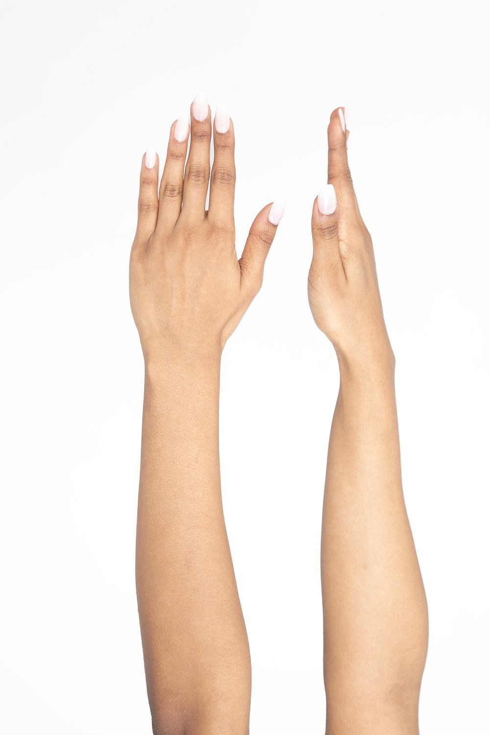 Sanem — hand model, portrait