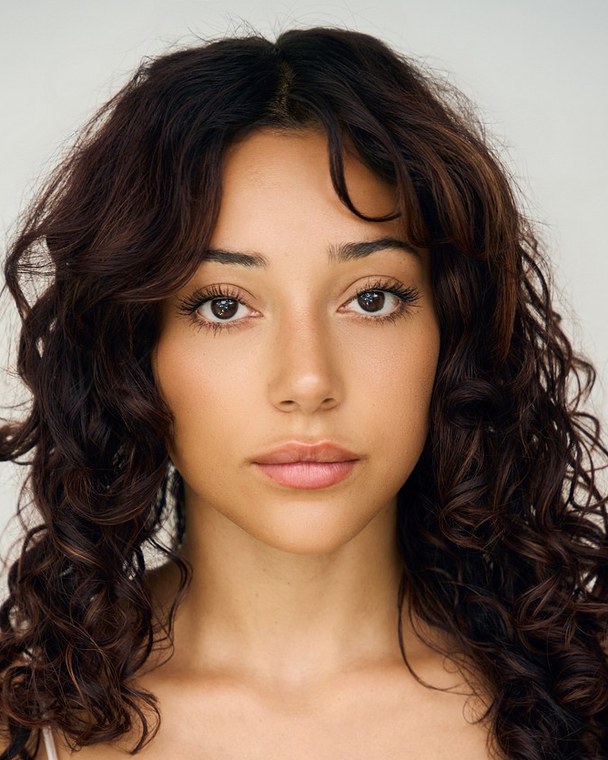 Tainara Birchall — headshot