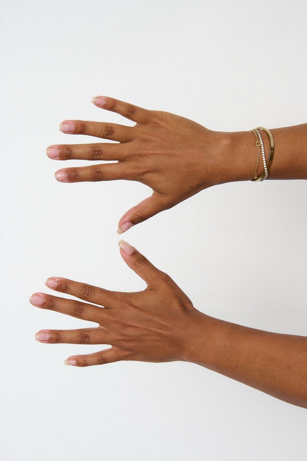 Valerie Tchikhiaeva — hand model, portrait